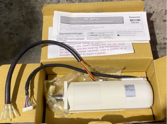 Nouveau Panasonic MSM série AC SERVO MOTEUR MSM042QAV 400W