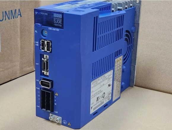 Nouveau servomoteur à courant alternatif Yaskawa SJDE-08ANA (Omron SJDE-08ANA-OY) 750 W 200 VCA